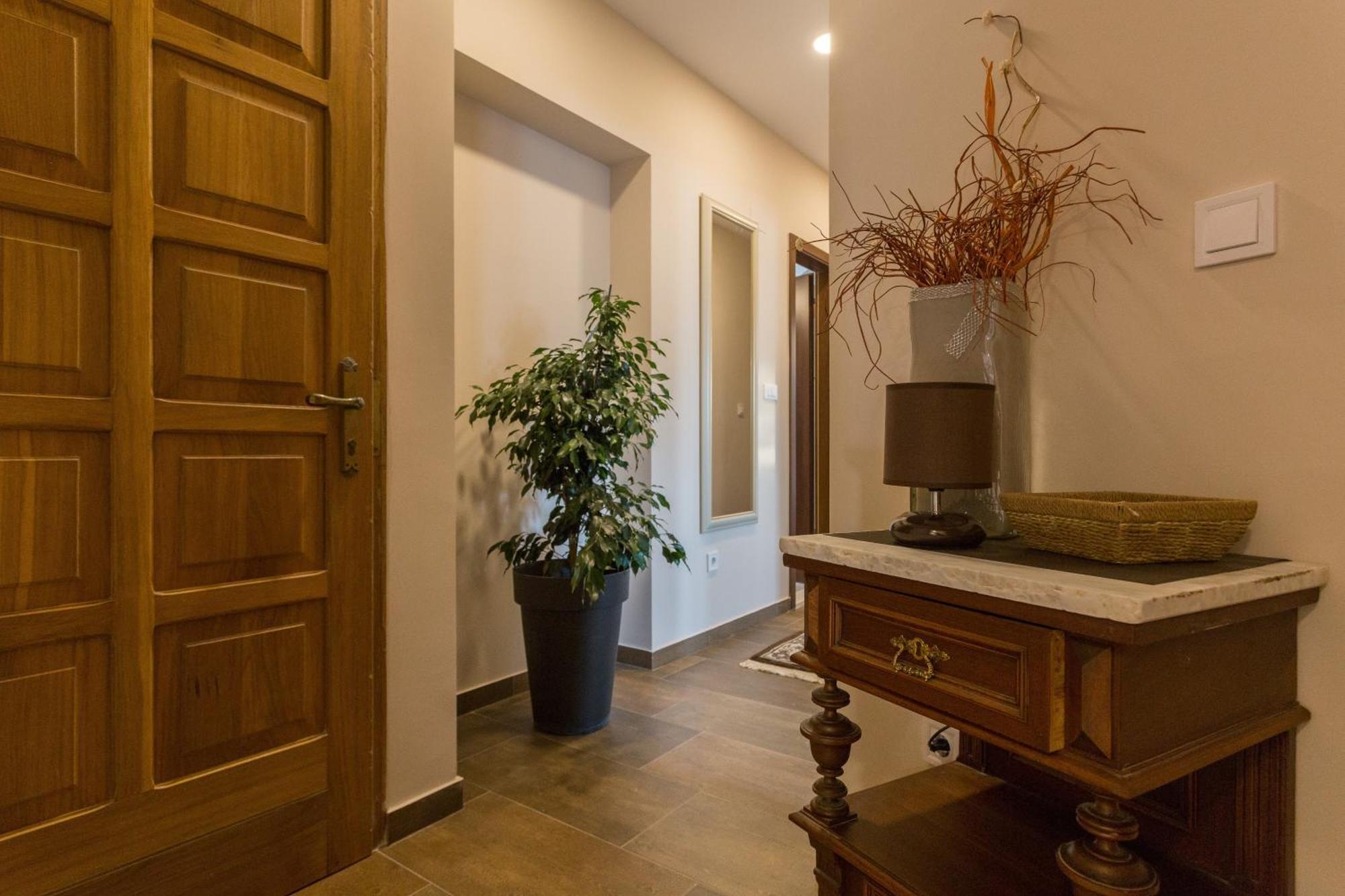 Ivana Apartment *