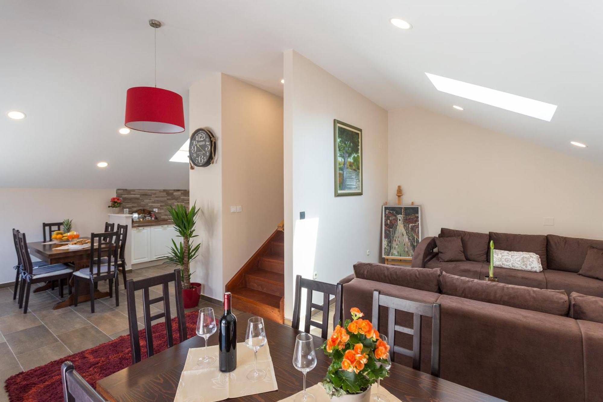 Ivana Apartment *